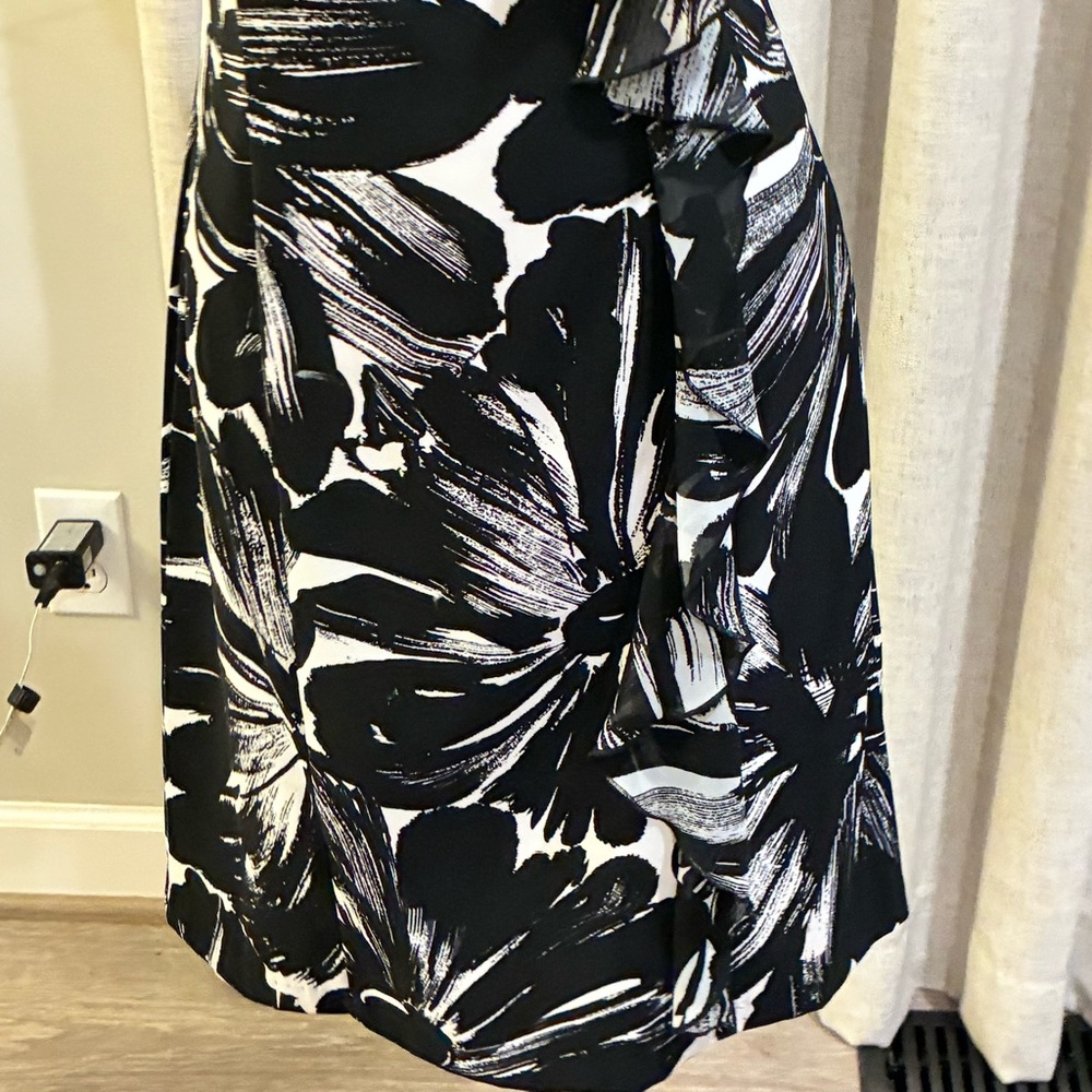 Black White Floral Dress Sz 10 Modern Art Ruffle One Shoulder Cocktail - Picture 4 of 7